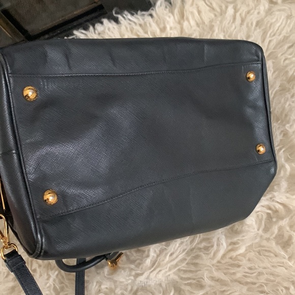 - PRADA leather - Picture 8 of 16